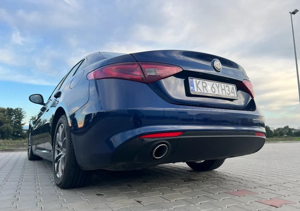 Alfa Romeo Giulia cena 97500 przebieg: 107000, rok produkcji 2019 z Kraków małe 277